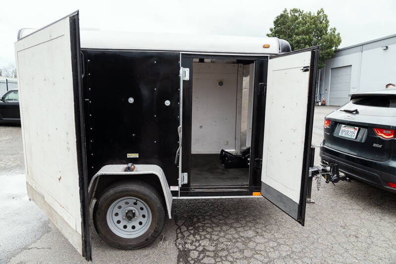 2017 Interstate 1AXLE