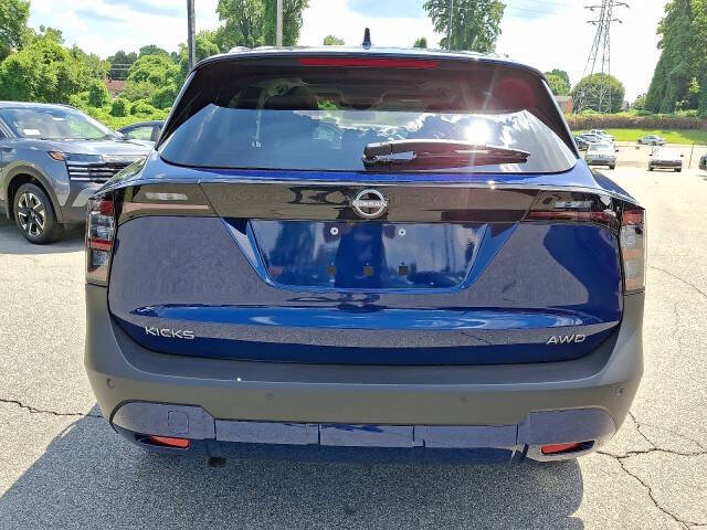 2025 Nissan Kicks SV