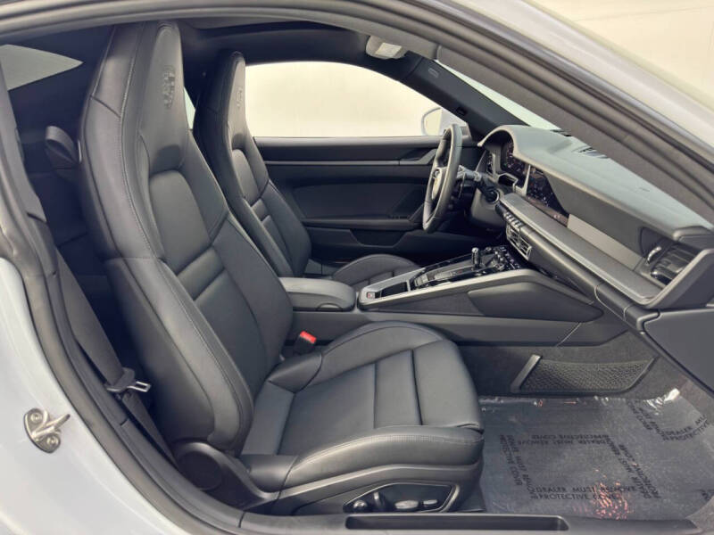 2025 Porsche 911 Carrera