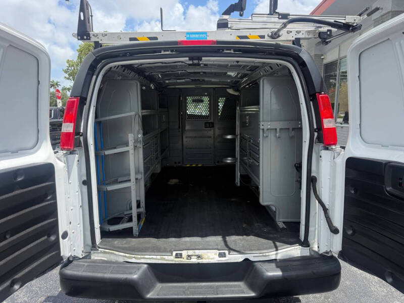 2022 Chevrolet Express 2500