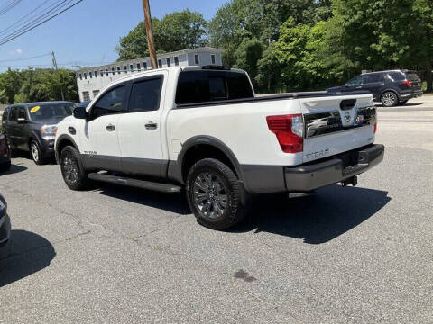 2017 Nissan Titan Platinum Reserve