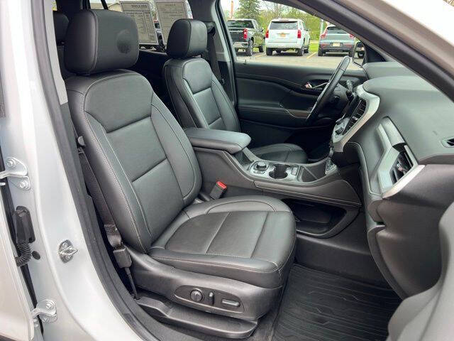 2021 GMC Acadia SLT
