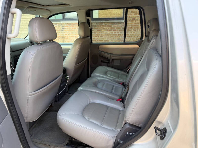 2004 Ford Explorer XLT
