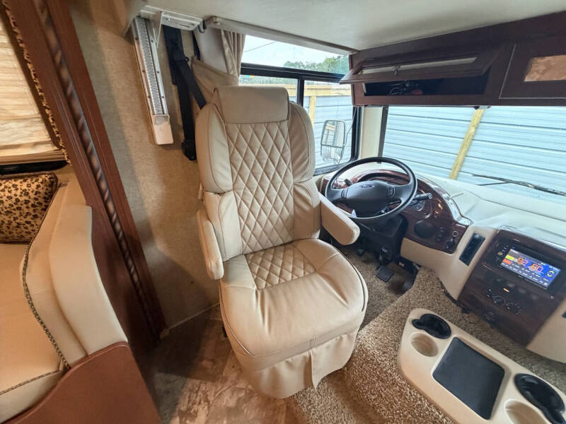 2016 Thor Motor Coach Windsport
