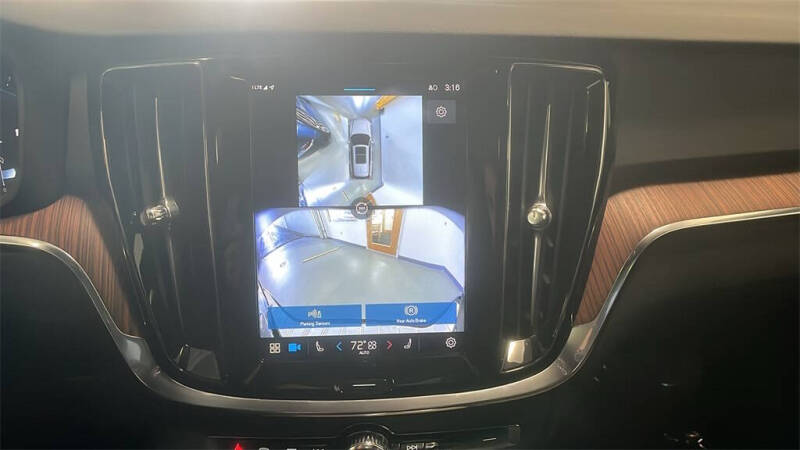 2024 Volvo V60 Cross Country B5 Plus