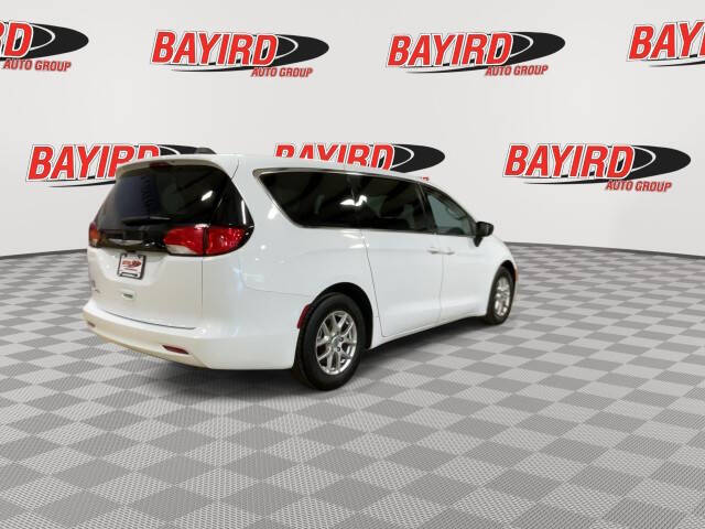2024 Chrysler Voyager LX