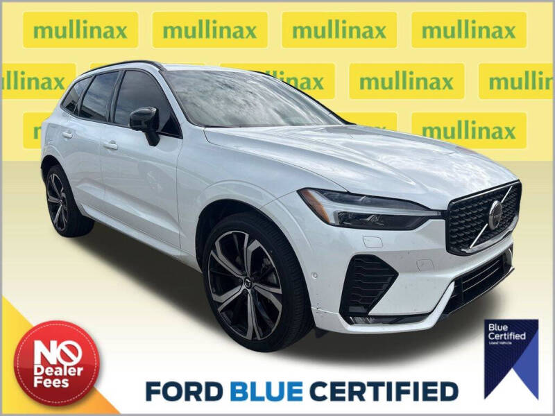 2023 Volvo XC60 B6 Ultimate Dark Theme