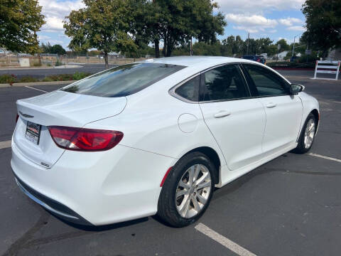 2016 Chrysler 200 Limited