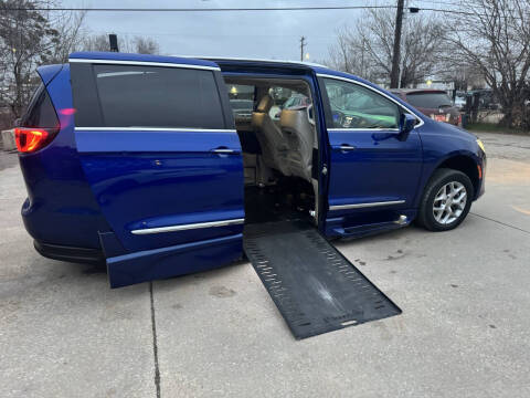 2019 Chrysler Pacifica for sale at Hidden Creek Auto Sales in Oklahoma City OK