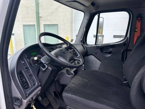 2018 Freightliner M2 106