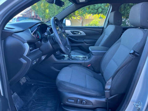 2022 Chevrolet Traverse LT Cloth