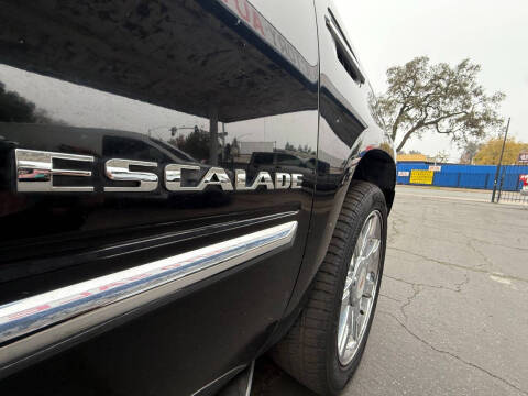 2014 Cadillac Escalade Luxury