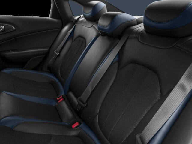 2016 Chrysler 200 S