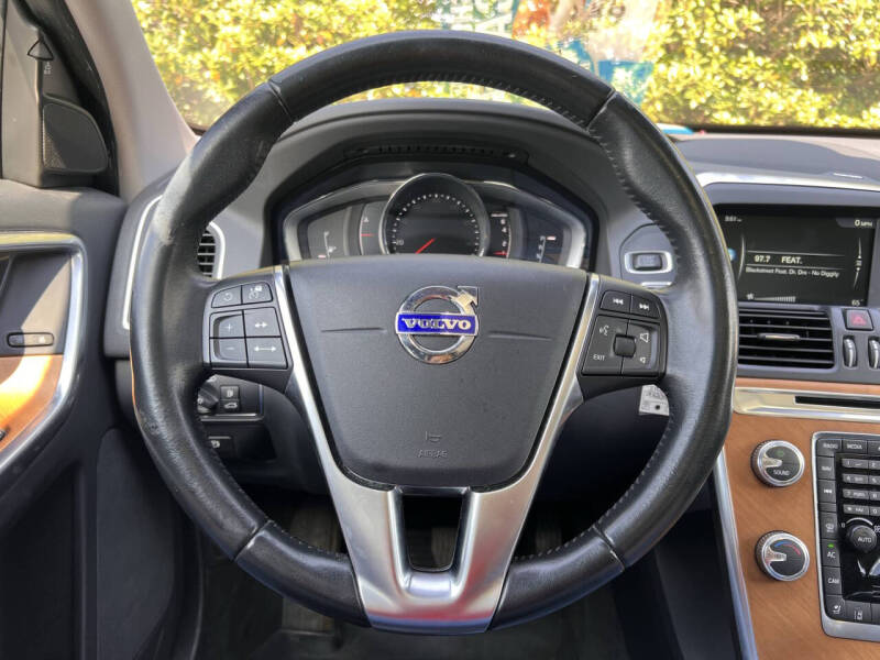 2017 Volvo XC60 T5 Inscription