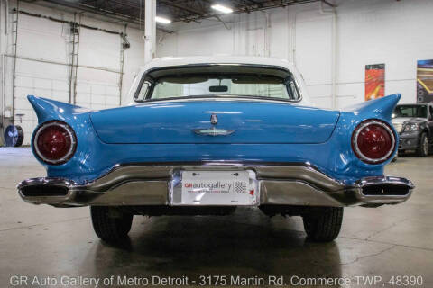 1957 Ford Thunderbird