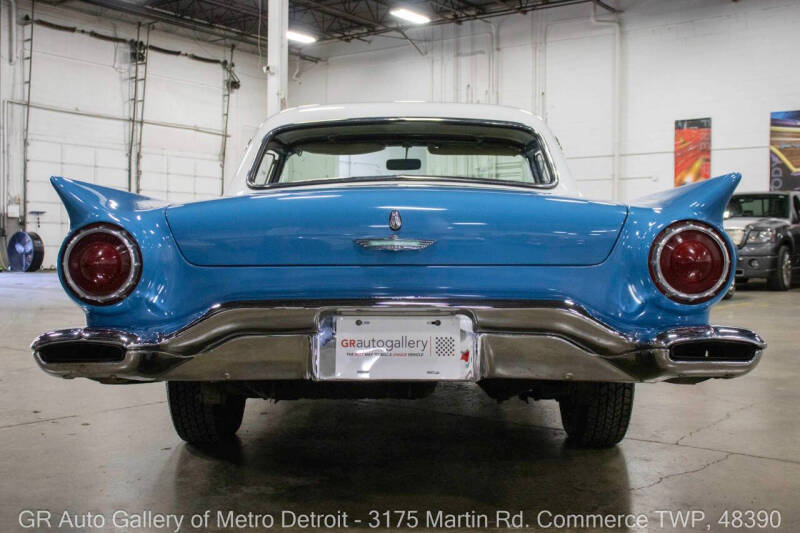 1957 Ford Thunderbird