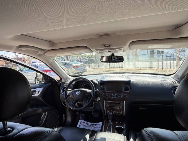 2019 Nissan Pathfinder SV