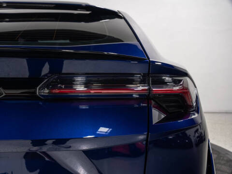 2023 Lamborghini Urus S