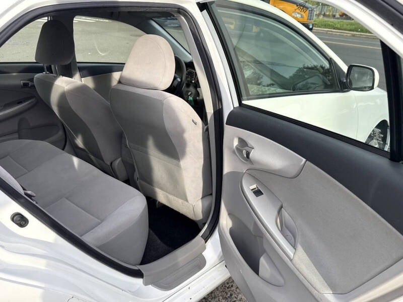 2012 Toyota Corolla LE