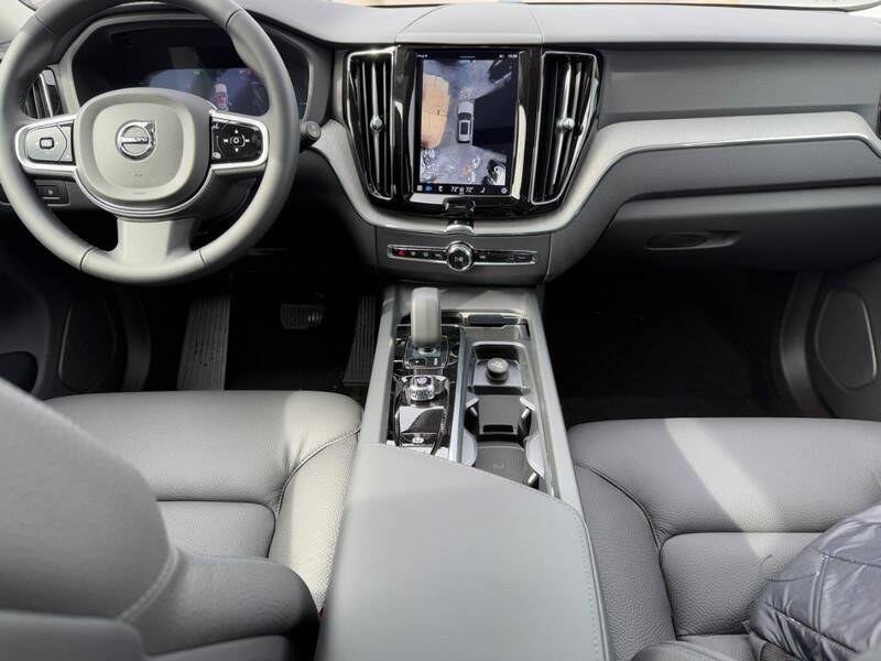 2025 Volvo XC60 T8 Plus Dark Theme