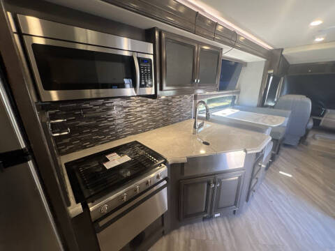 2020 Holiday Rambler Invicta