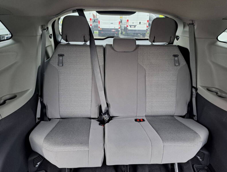 2021 Toyota Sienna LE 8-Passenger
