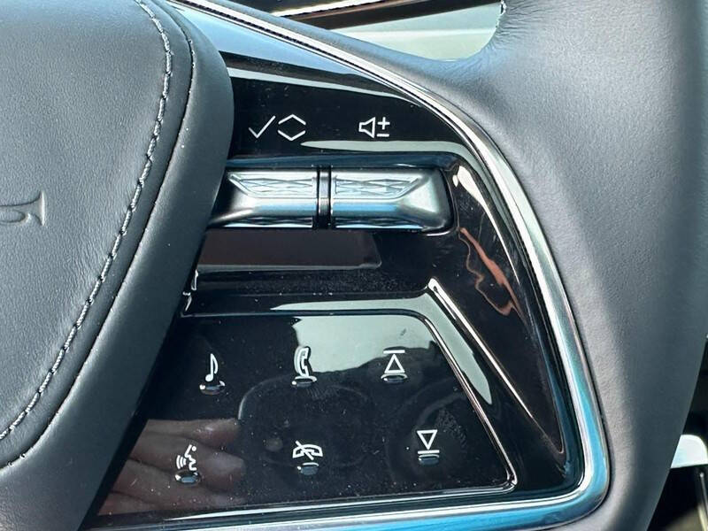 2026 Cadillac LYRIQ-V