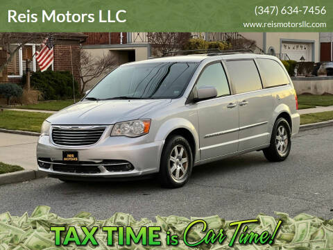 2012 Chrysler Town and Country for sale at Reis Motors LLC in Lawrence NY