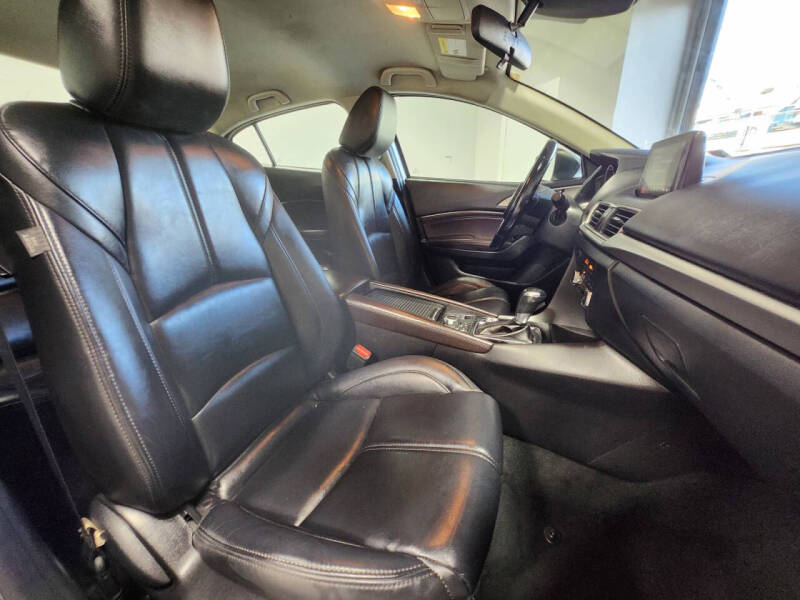 2018 Mazda MAZDA3 Touring