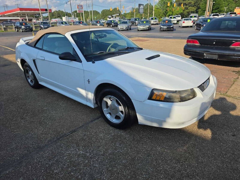 2000 Ford Mustang