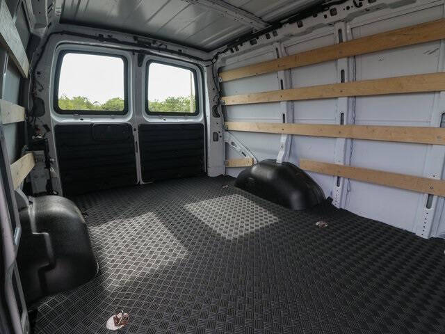 2023 GMC Savana 2500