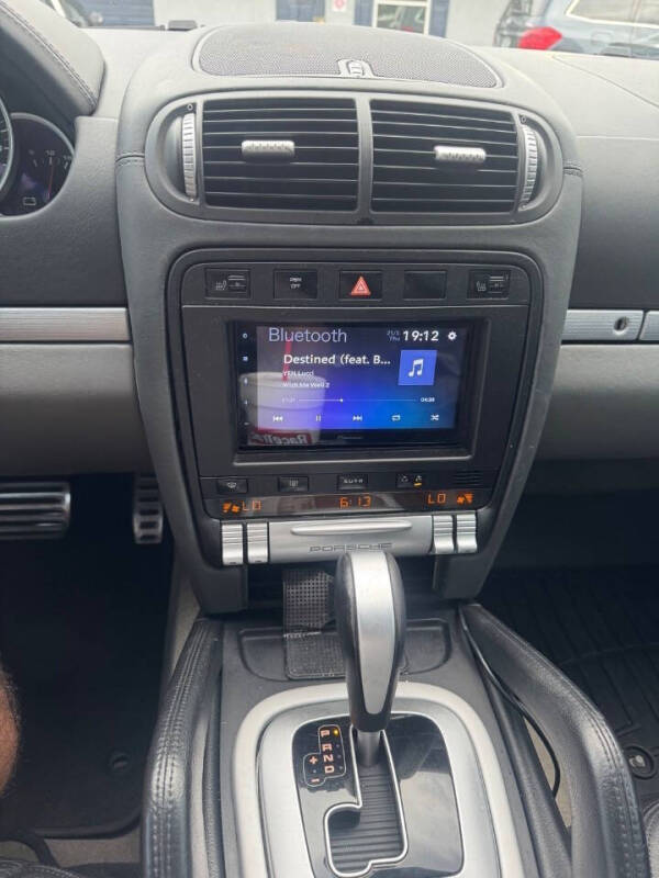 2004 Porsche Cayenne S