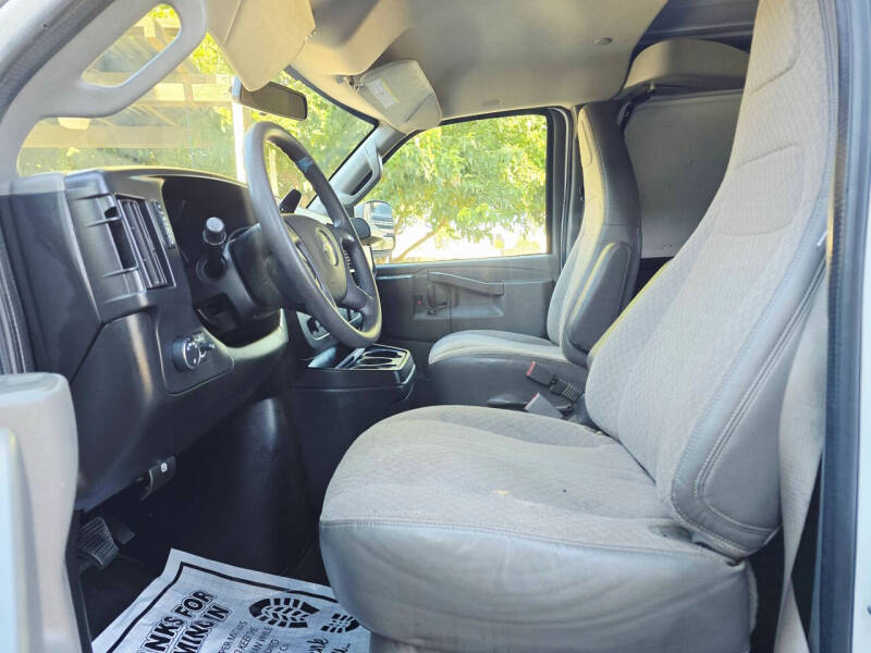 2017 Chevrolet Express 2500