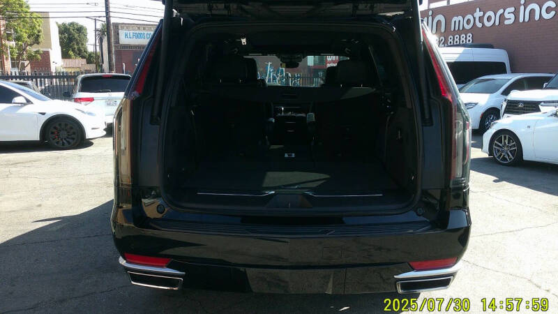 2023 Cadillac Escalade Premium Luxury