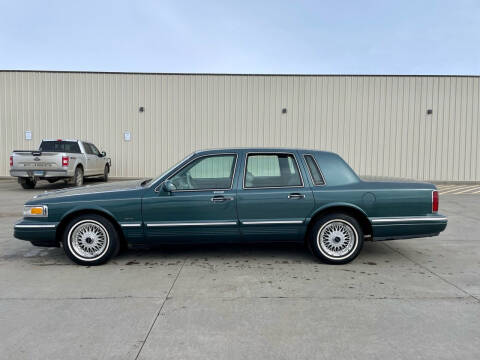 1996 Lincoln Town Car for sale at TnT Auto Plex in Platte SD