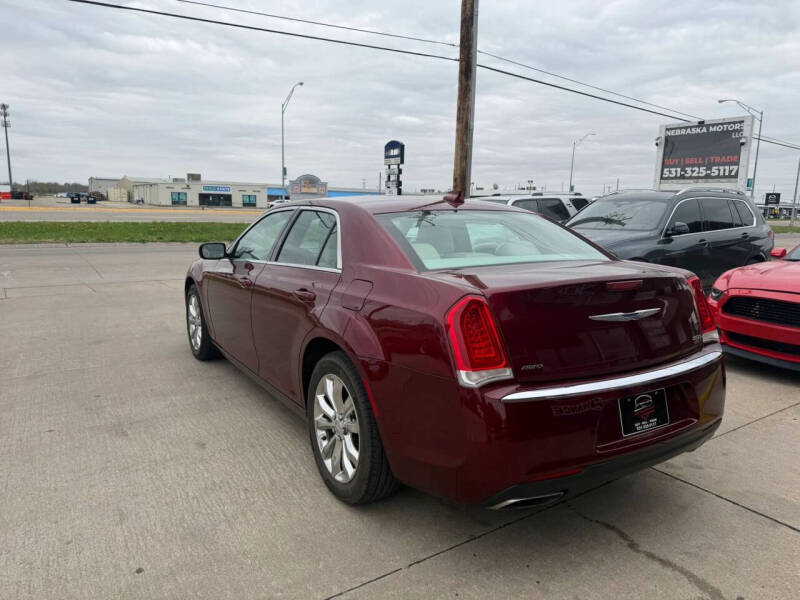 2016 Chrysler 300