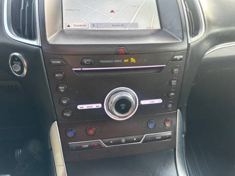 2019 Ford Edge Titanium