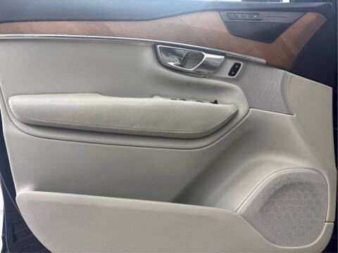 2020 Volvo XC90 T6 Inscription 6-Passenger