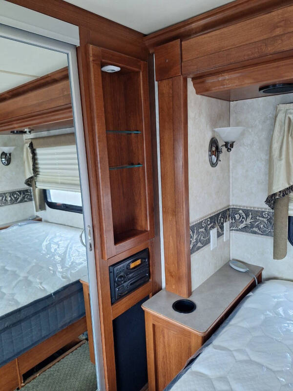 2004 Fleetwood RV Discovery 39S