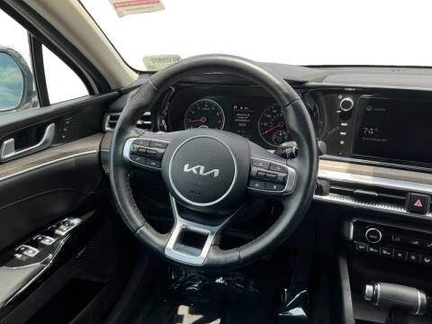 2022 Kia K5 EX