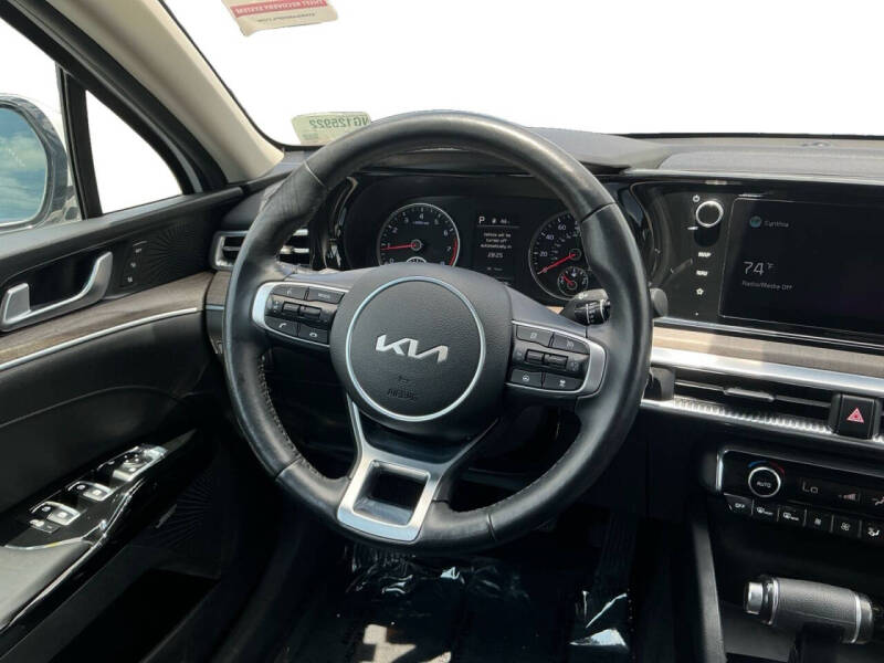 2022 Kia K5 EX
