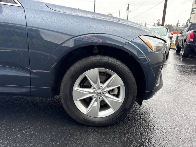 2022 Volvo XC60 B5 Momentum