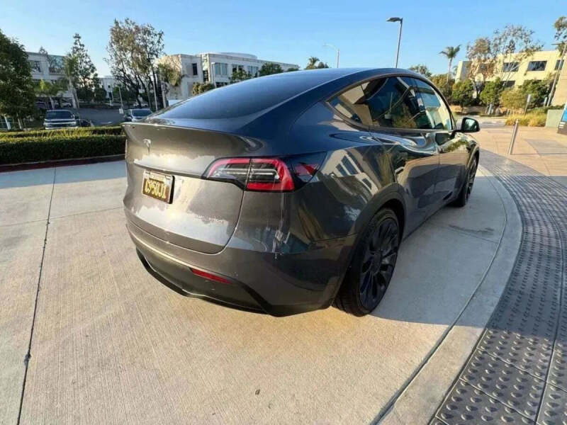 2024 Tesla Model Y Performance