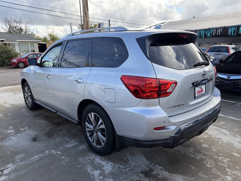 2019 Nissan Pathfinder S
