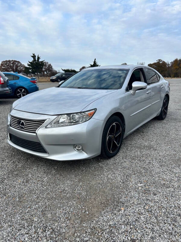 Lexus ES's photo