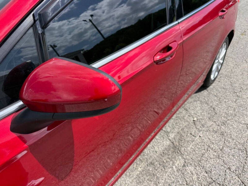 2020 Ford Fusion SE