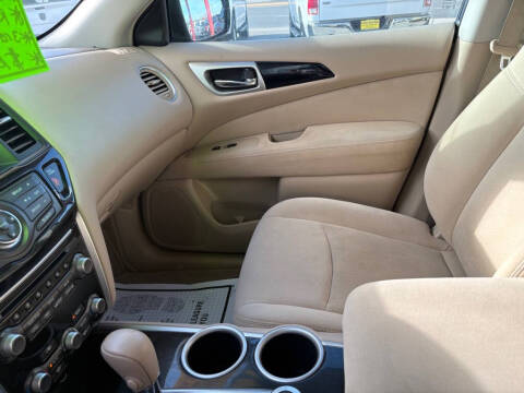 2013 Nissan Pathfinder SV