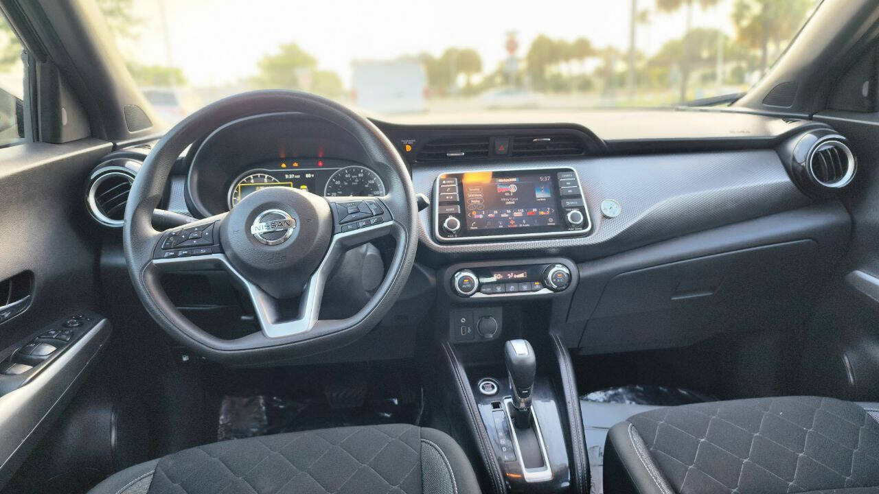 2020 NISSAN Kicks Hatchback - $13,990