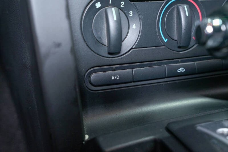 2005 Ford Mustang V6 Premium