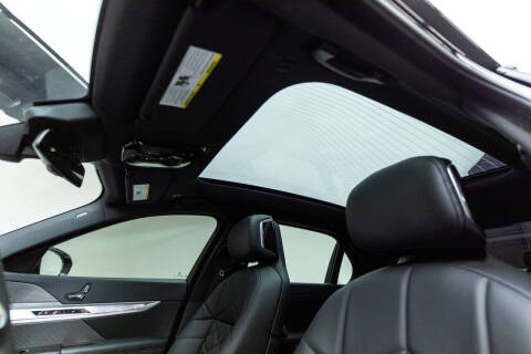 2023 BMW 7 Series 740i